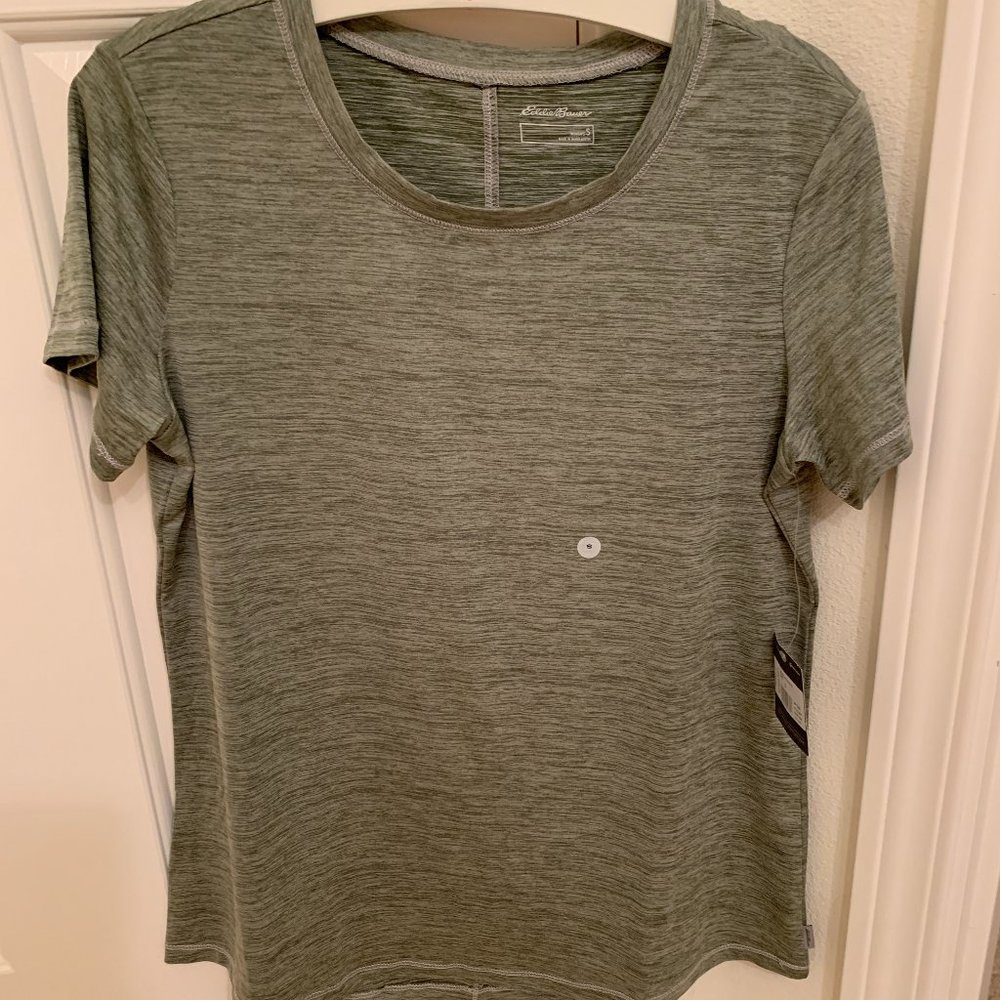 NWT-Eddie Bauer Resolution Short Sleeved Shirt Women Size: Small ( Sprig Green )